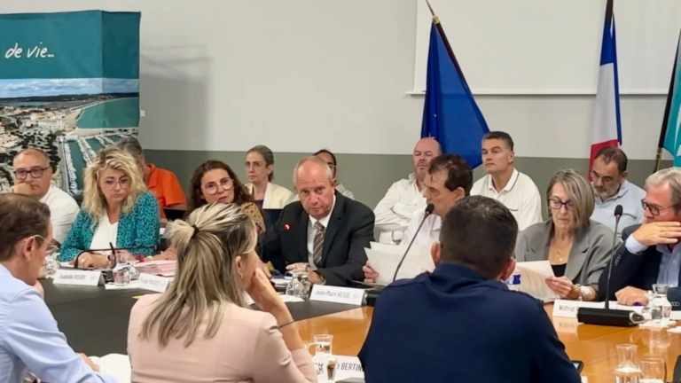 Conseil Municipal de Fos-sur-Mer : industrie, solidarité et vie locale au cœur des débats